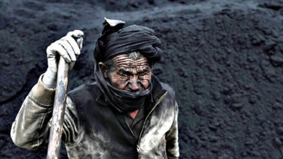 حقوق کارگران در سال ۱۴۰۲ به ۱۵.۵ میلیون تومان می‌رسد؟/ دولت شریک ناصادق کارگران