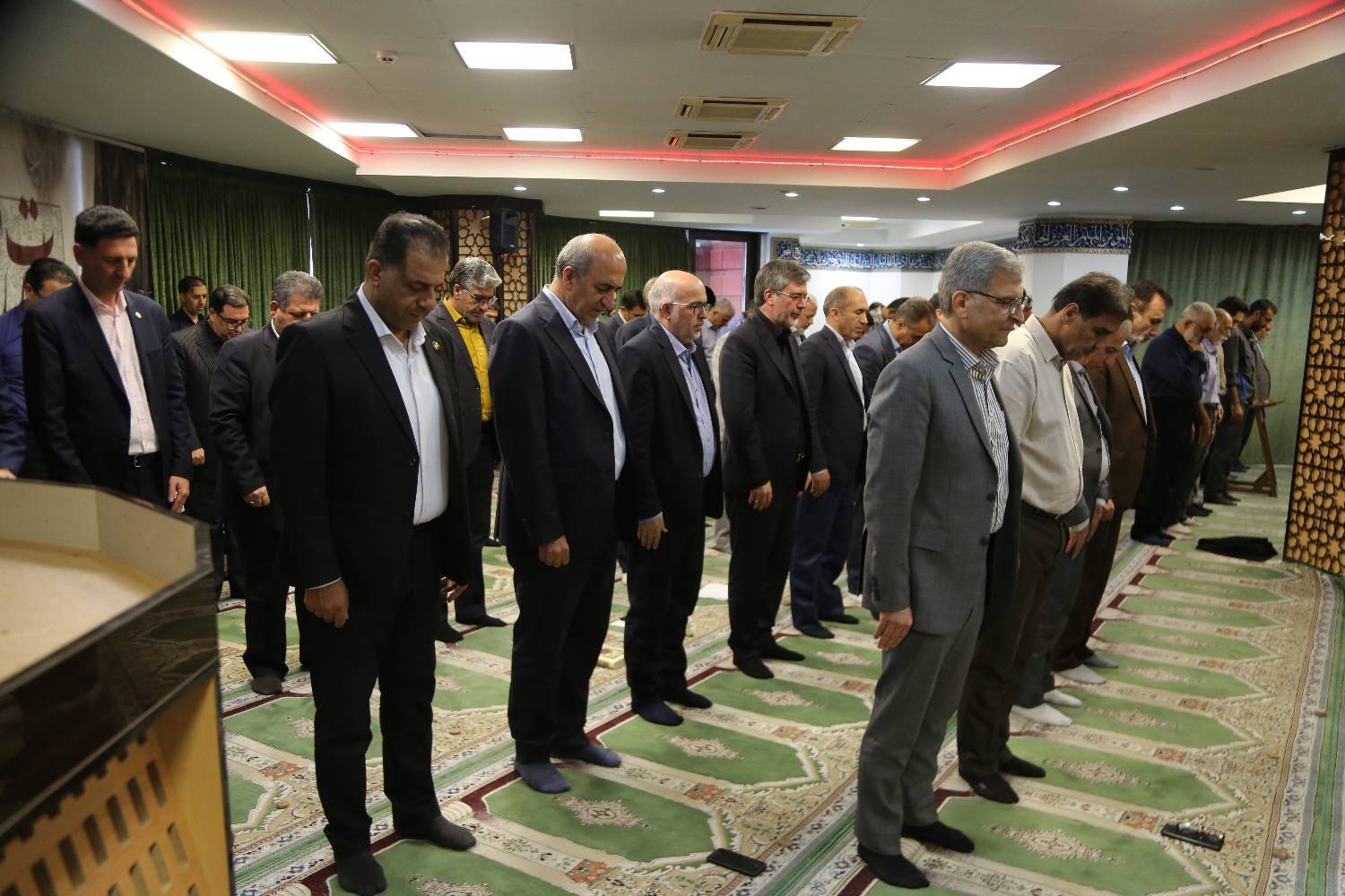 مراسم چهلم امام شهید در بیمه ایران برگزار شد مراسم چهلم امام شهید در بیمه ایران برگزار شد