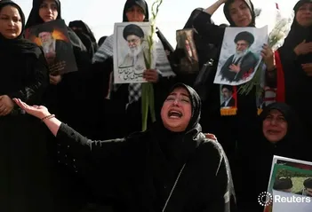 فیلم/روایت تلخ همسر محافظ شهید رهبر انقلاب از زیارت پیکر مطهر آیت‌الله خامنه‌ای