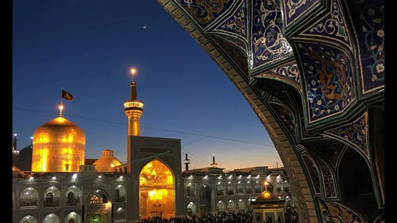 درب‌های حرم مطهر رضوی ۲۴ ساعته باز است
