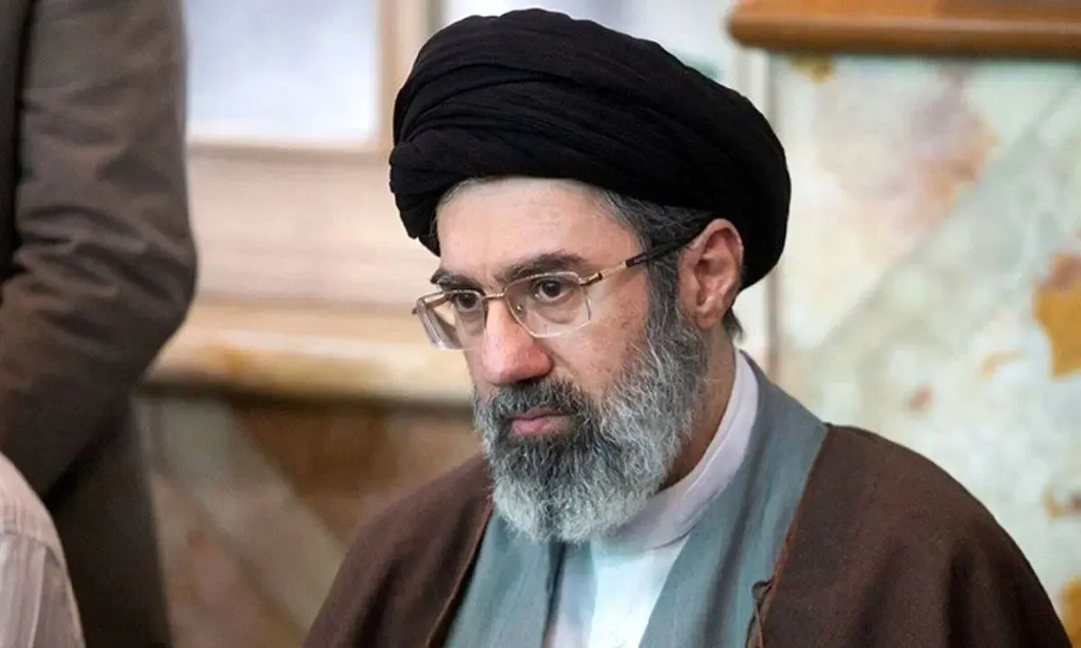 رهبر انقلاب 