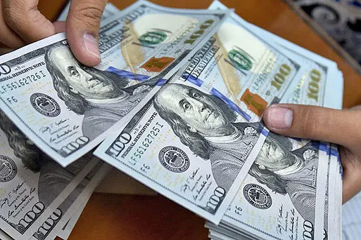 آینده قیمت دلار چه خواهد شد؟/ قیمت دلار حباب ندارد/ رها شدن ماشه دلار با سایر بازار‌های چه می‌کند؟