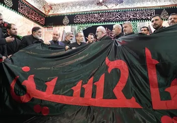 فیلم/شعار «مرگ بر سازشگر» علیه سید عباس عراقچی در کربلا