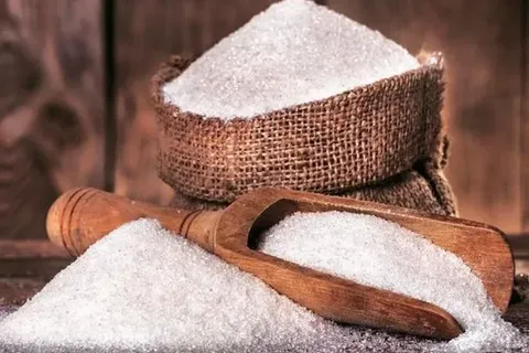 مصرف ماهانه ۲۲۰ هزار تن شکر در کشور / مشکلی در تامین شکر نداریم