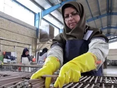 کارفرمایان و پیمانکاران سود‌ها را میان خود تقسیم می‌کنند