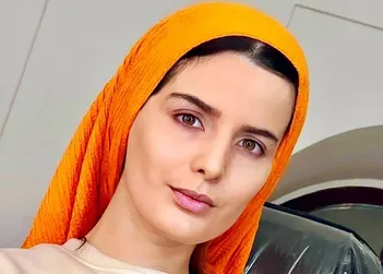 غزاله اکرمی با این استایل صورتی دوباره خبرساز شد