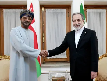 عکس/ وزیر خارجه عمان با عراقچی دیدار کرد