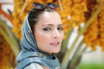 فیلم / السا فیروزآذر پای سفره عقد نشست