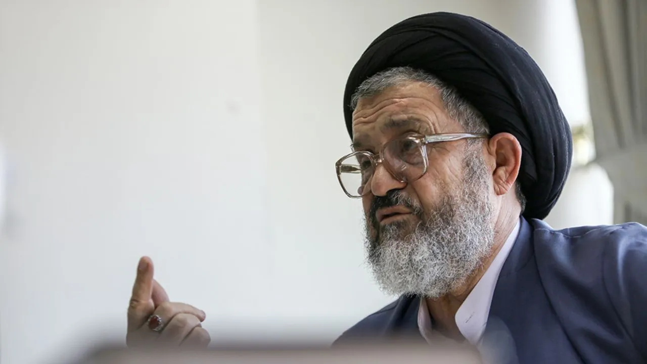 روحانیِ اصولگرا: مشکل ارز نه، مشکل عقل داریم
