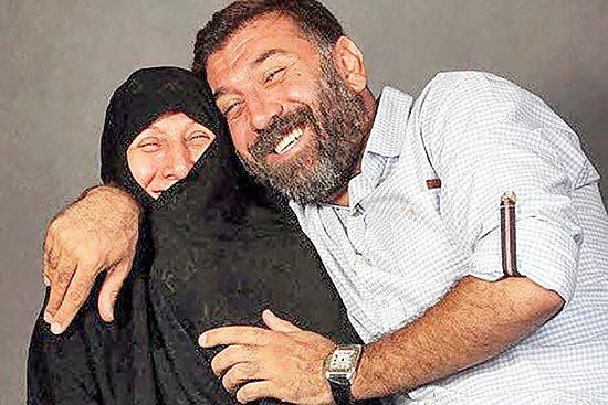 مادر علی انصاریان بستری شد