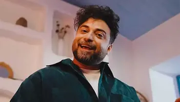 فیلم / پسر آقای خواننده پا جای پای پدرش گذاشت