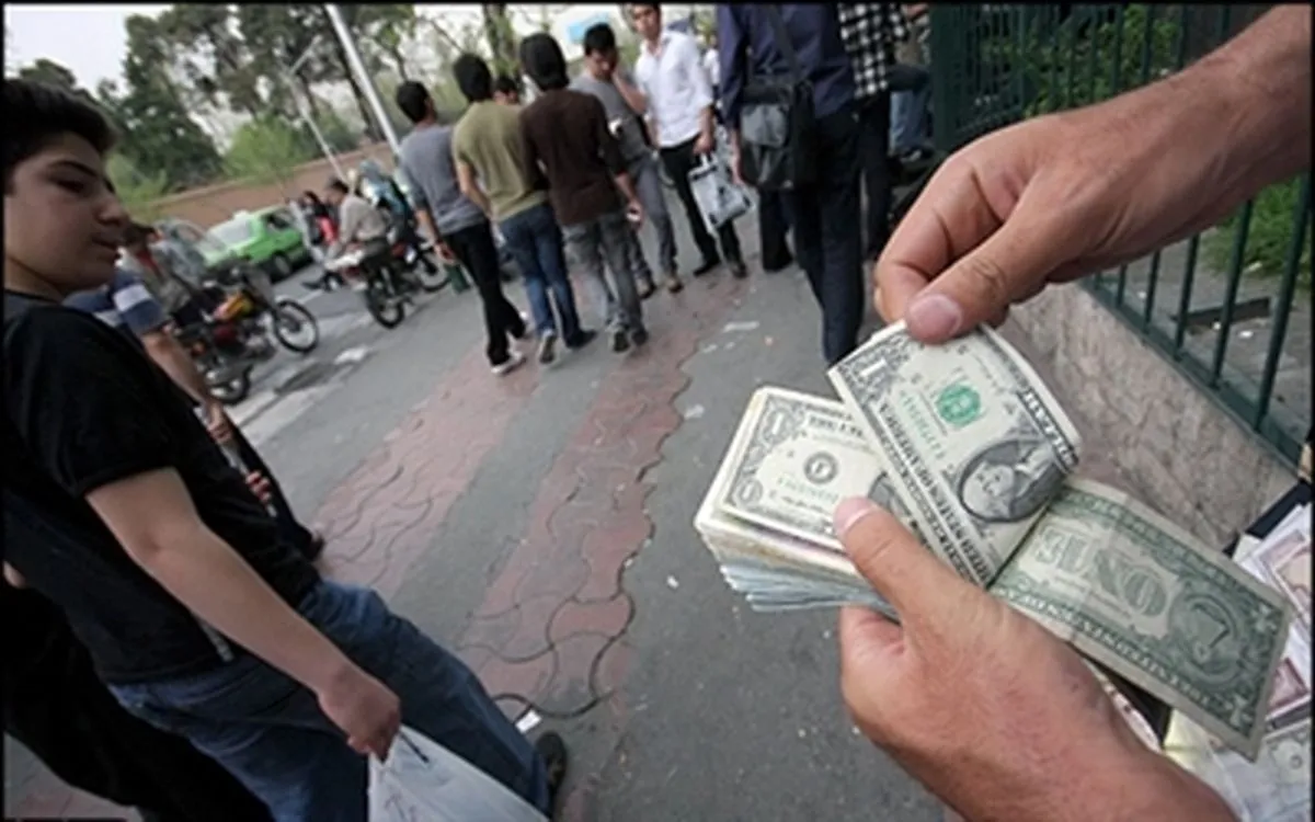 وضعیت بد پولی و مالی کشور ناشی از سیاست خارجی است/ اقتصاد در سال ۱۴۰۰ وخیم‌تر می‌شود!