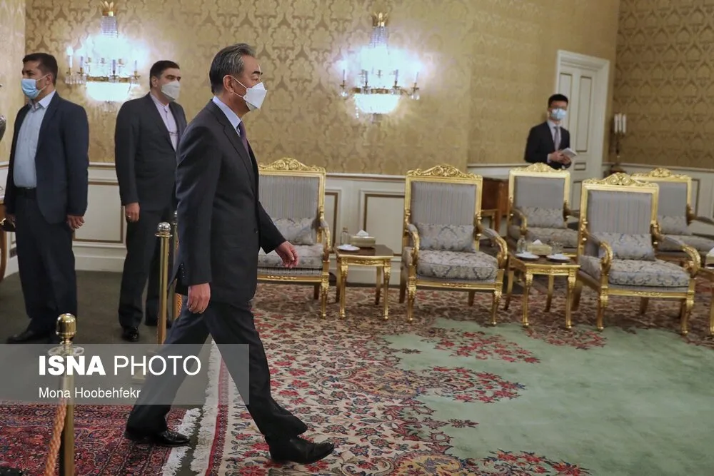 وانگ ئی وزیر امور خارجه چین، شنبه ۷ فروردین، با حسن روحانی، رییس جمهوری در مجموعه حافظیه سعدآباد دیدار و گفتگو کرد.