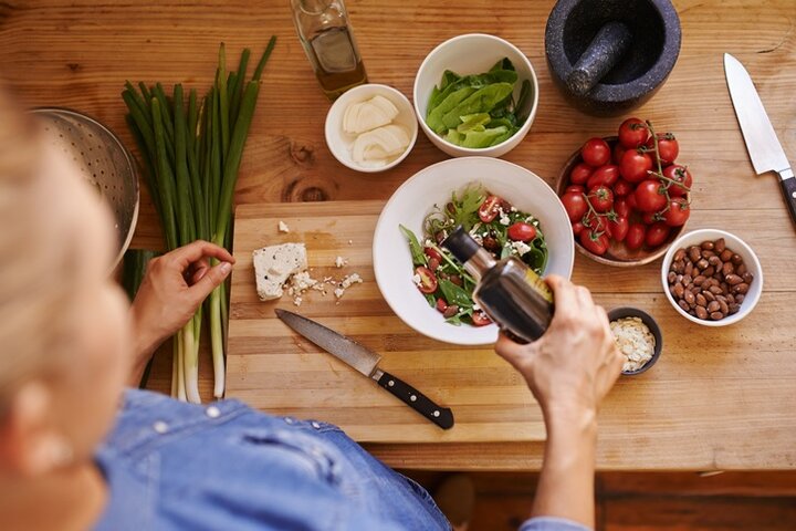 چرا با کم خوردن باز هم چاق میشویم؟ چرا با کم خوردن باز هم چاق میشویم؟