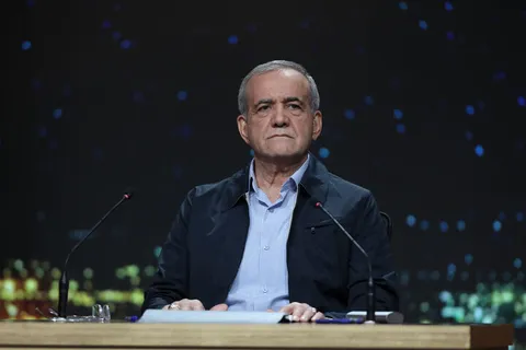 نمره ۱۴ از ۲۰ به دولت پزشکیان؛ جواد امام: سیاست‌های اجتماعی هنوز امنیتی است