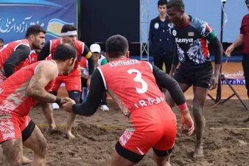 عکس/ یک آفریقایی در ایران مسلمان شد