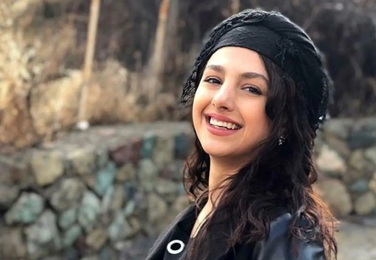 جوانه دلشاد با چادر گل گلی + عکس