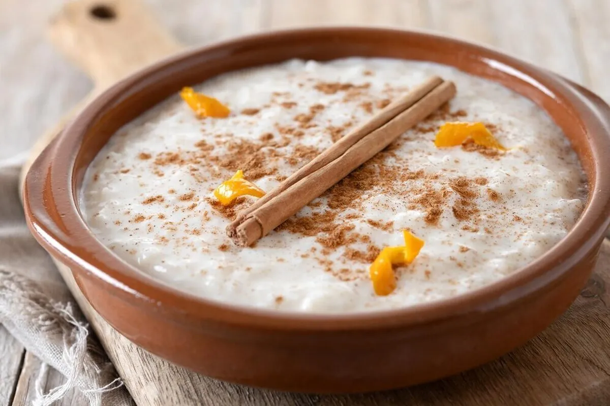 طرز تهیه فرنی سیب