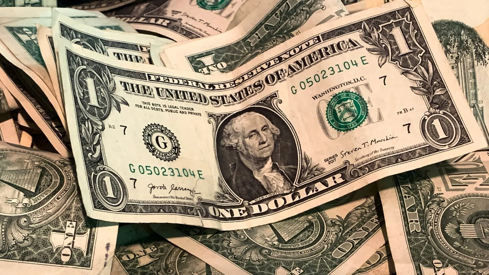  پیش‌بینی قیمت دلار فردا ۶ اردیبهشت ۱۴۰۳