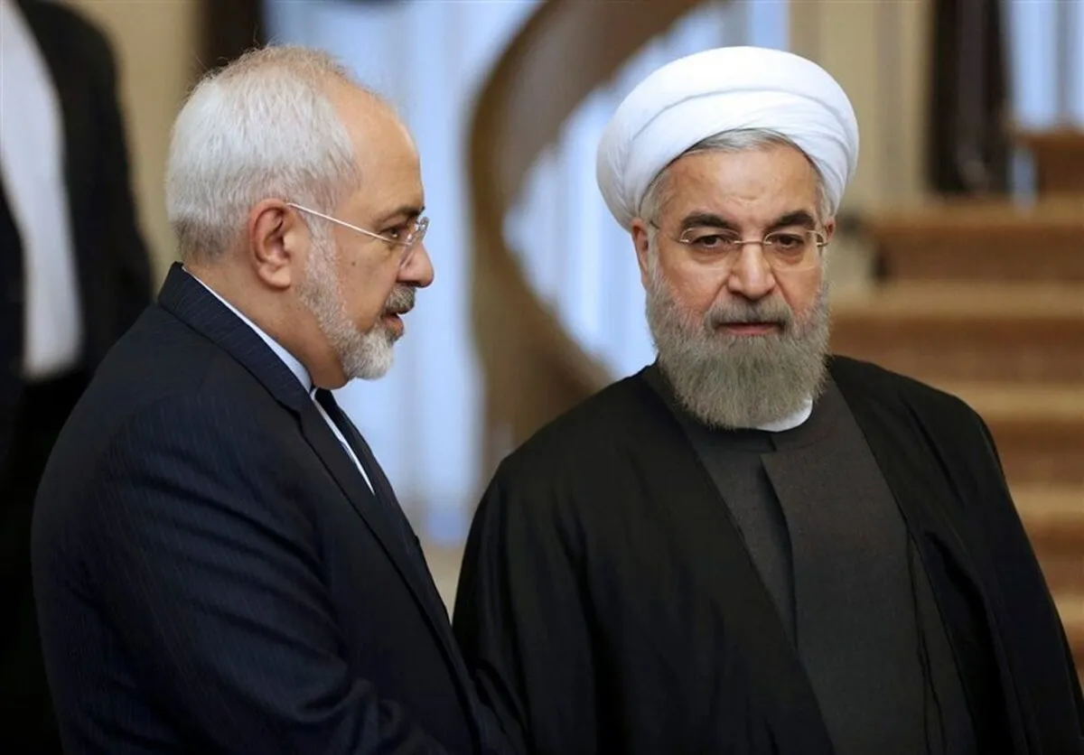 فیلم/ فحاشی به ظریف و روحانی در تجمع شبانه مشهد