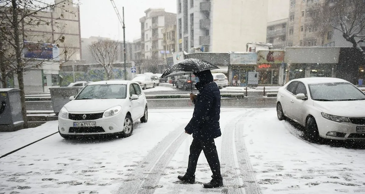 فیلم/ برف و باران مهمان شمال و مرکز ایران