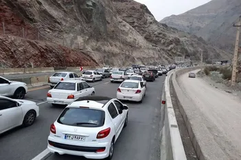 فیلم / ترافیک سنگین جاده چالوس در روز‌های پایانی تابستان