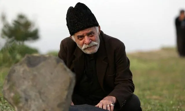 سیروس گرجستانی با منوچهر حامدی هم‌خانه می‌شود
