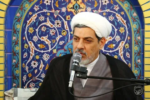 فیلم/ اظهارات جنجالی یک روحانی در مورد برهنگی زنان در دریا