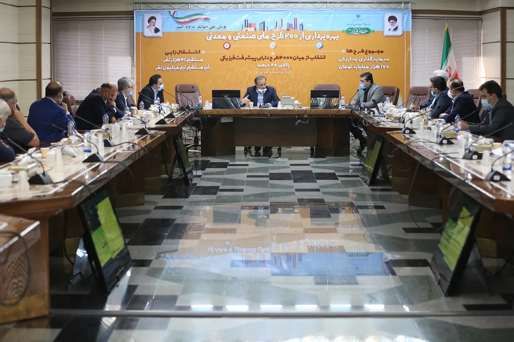 دستور وزیر صمت برای جمع بندی راهکار‌های ساماندهی بازار خودرو تا پایان هفته