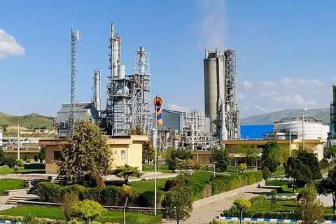 خوراک پتروشیمی‌ها همچنان با نرخ دلار آزاد محاسبه می‌شود؟