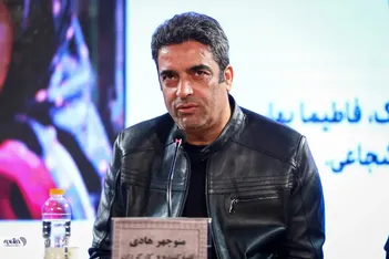 فیلم / منوچهر هادی هم به جرگه خوانندگان پیوست!