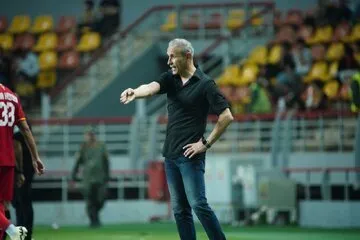 گل‌محمدی به فولاد برنامه داد