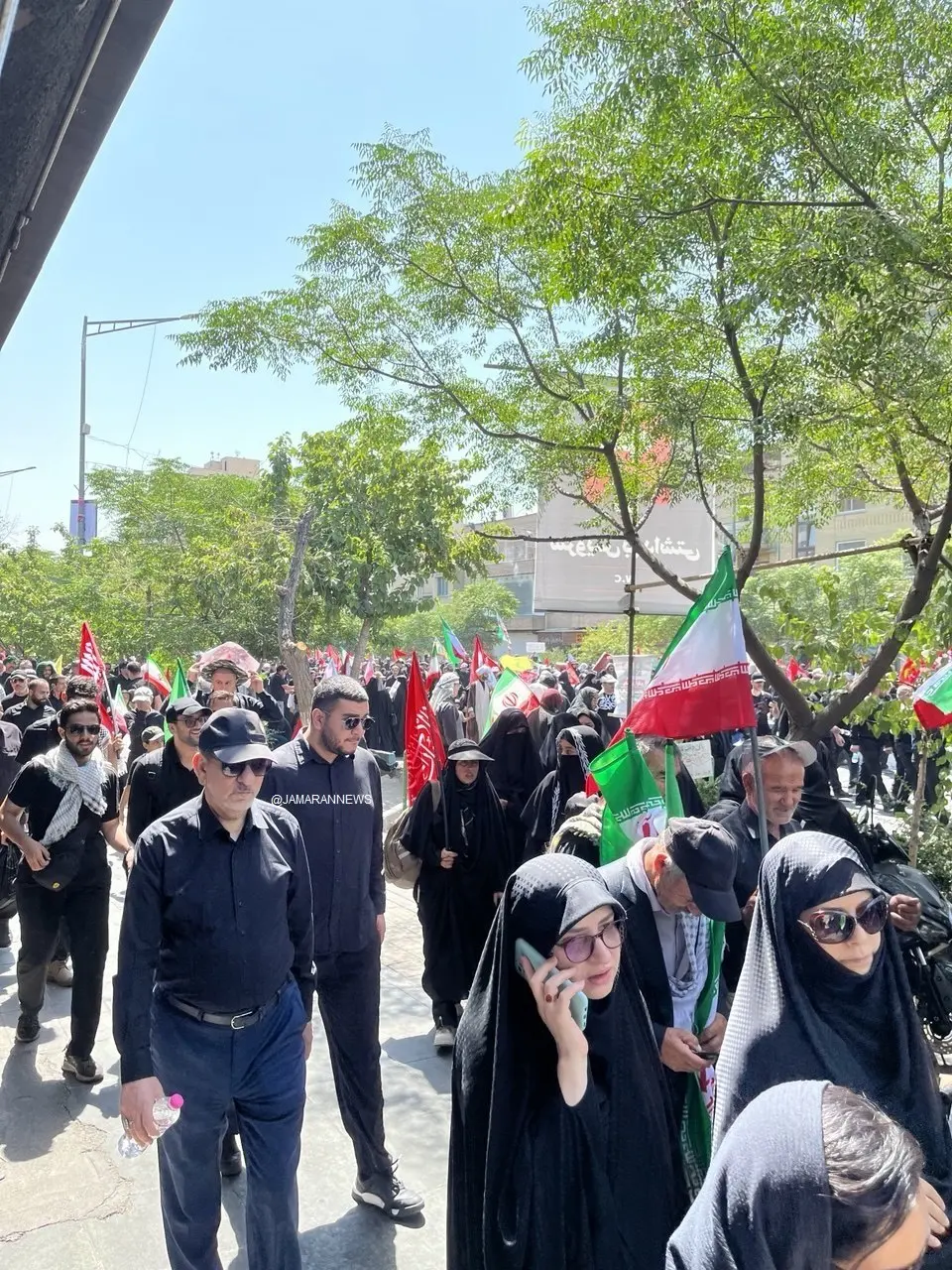 اسحاق جهانگیری در مراسم تشییع رهبر شهید انقلاب