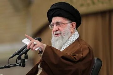 تذکر مهم رهبر انقلاب به قاریان قرآن درباره نوع پوشش لباس