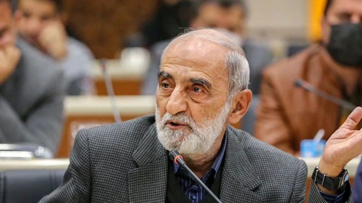 شریعتمداری، دولت سوئد را تهدید کرد
