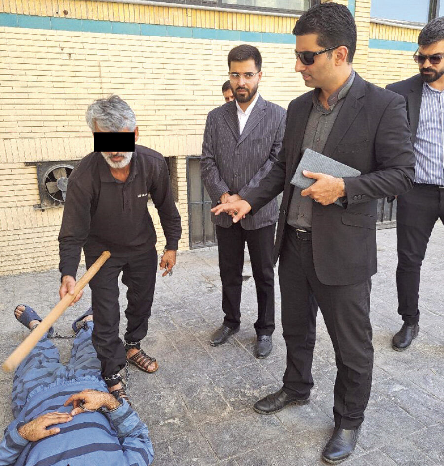 جنایت خونین با تبر در مشهد؛ ضارب پس از انتشار عکسش خود را تسلیم کرد + عکس