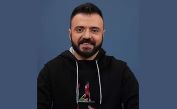 فیلم/ابوطالب اشک مجری جنجالی شبکه افق را درآورد
