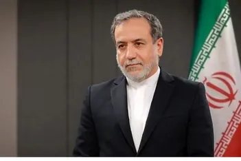 حضور عراقچی در مراسم تشییع رهبر شهید