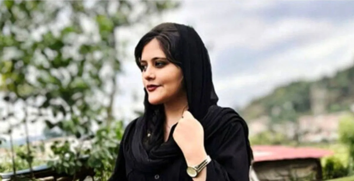 جرم مهسا امینی زیبایی لباسِ پوشانندۀ او بود