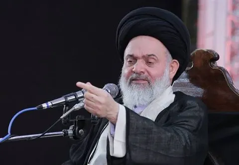 امام جمعه قم: دشمن از بستن تنگه هرمز بیشتر می ترسید تا بمب اتم جمهوری اسلامی