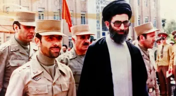 ویدئوی کمتر دیده‌شده از رهبر شهید انقلاب در جمع فرماندهان ارتش