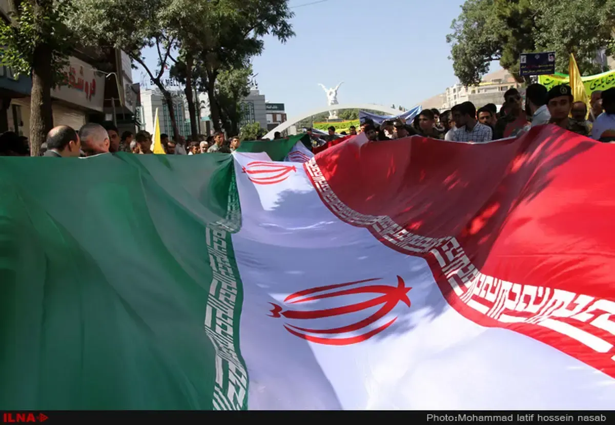 فیلم/ سلام نظامی یزدی‌ها به سرود ملی جمهوری اسلامی ایران