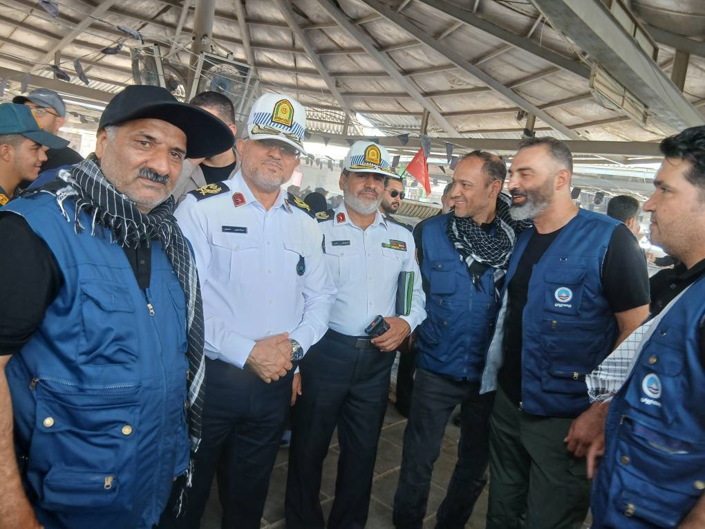 بازدید فرماندهان انتظامی کشور از قرارگاه مرزی شرکت سهامی بیمه ایران در مرز مهران بازدید فرماندهان انتظامی کشور از قرارگاه مرزی شرکت سهامی بیمه ایران در مرز مهران