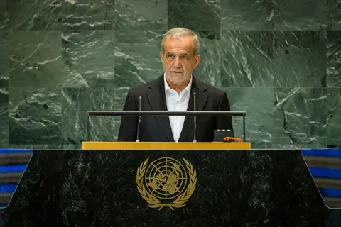 فیلم / رفتار غیردیپلماتیک مقامات آمریکایی هنگام سخنرانی پزشکیان