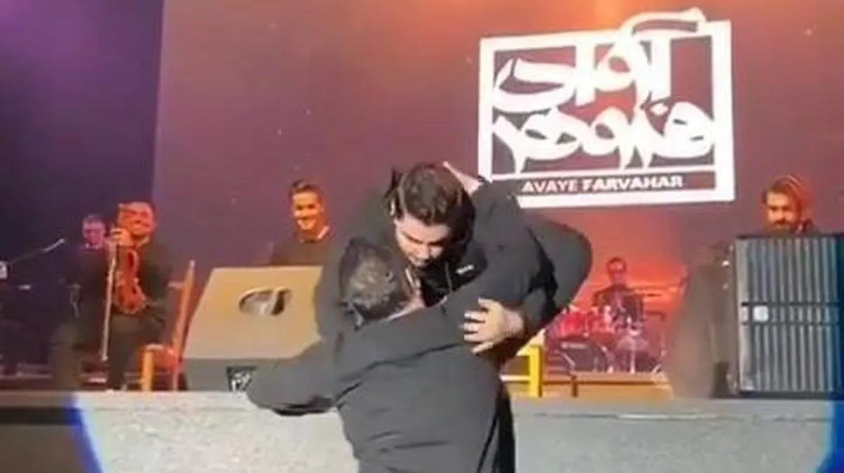 خوانندگی پدر آرون افشار در کنسرت پسرش خبرساز شد + فیلم