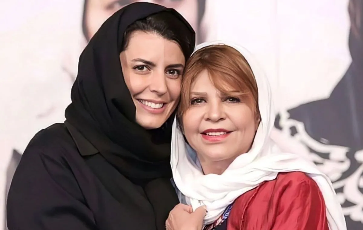 عکس/لبخند لیلا حاتمی در مراسم یادبود مادرش