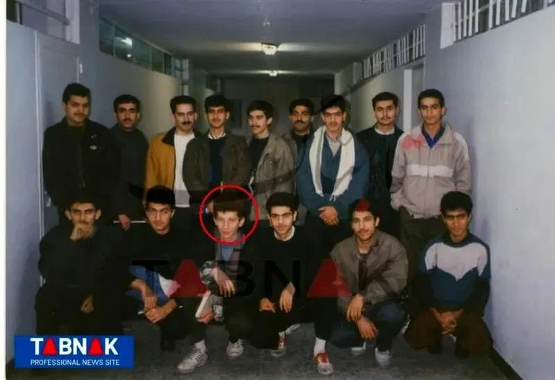 تصویر زیرخاکی از بابک زنجانی در دبیرستان