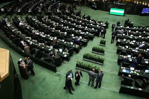مهر تایید مجلس بر مصوبه جنجالی بنزین / موج فشار اقتصادی در راه است