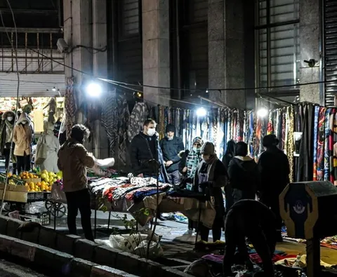 دستفروشان در شب های سرد و کرونایی پایتخت