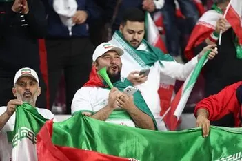 عکس/ رهبر شهید روی لباس هواداران تیم ملی در آمریکا